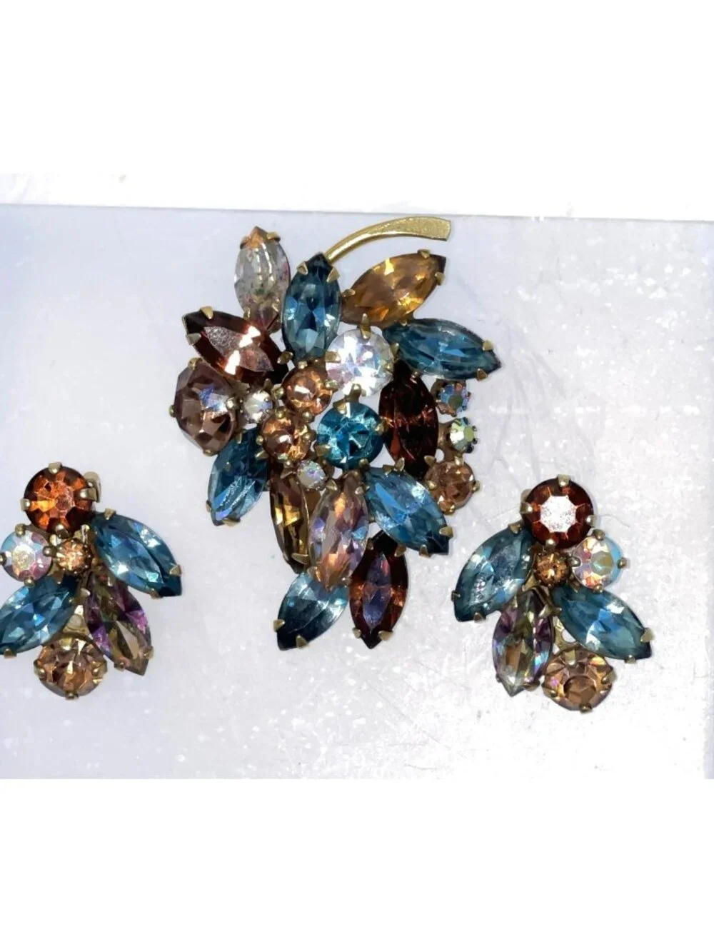 VTG Weiss Leaf Tornasol Rhinestones Brooch & Earrings Clip-on Demi-parure Signed